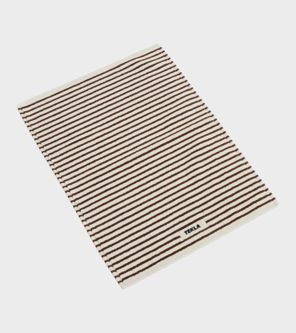 https://www.dr-adams.dk/shared/100/277/tekla-bath-mat-50x70-kodiak-stripes_1180w.jpg