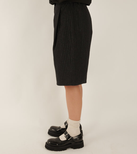 Amomento - Stripe Wool Garconne Shorts Black