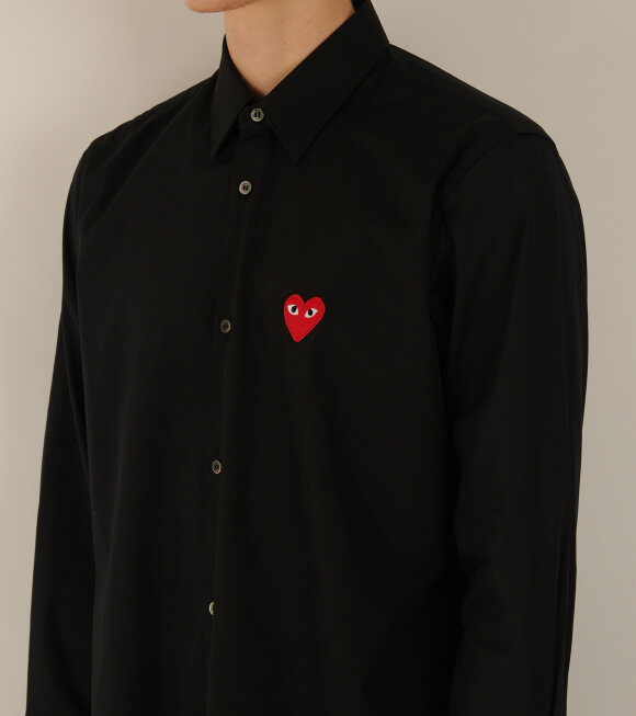 Comme des Garcons PLAY - M Red Heart Shirt Black