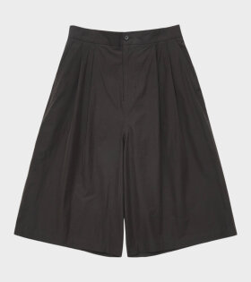 Two Tuck Wide Shorts Charcoal