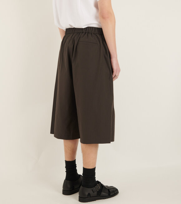Amomento - Two Tuck Wide Shorts Charcoal