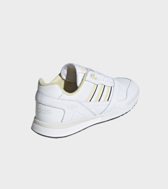 Adidas  - A.R. Trainer White