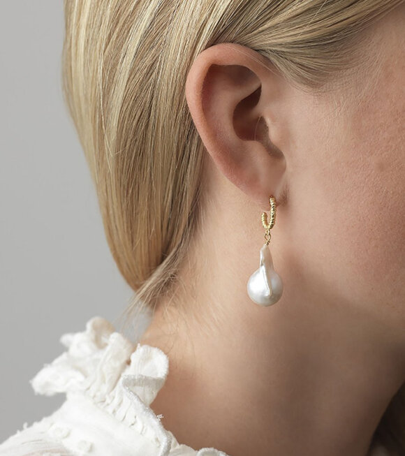 Anni Lu - Seaweed Pearl Earring Gold