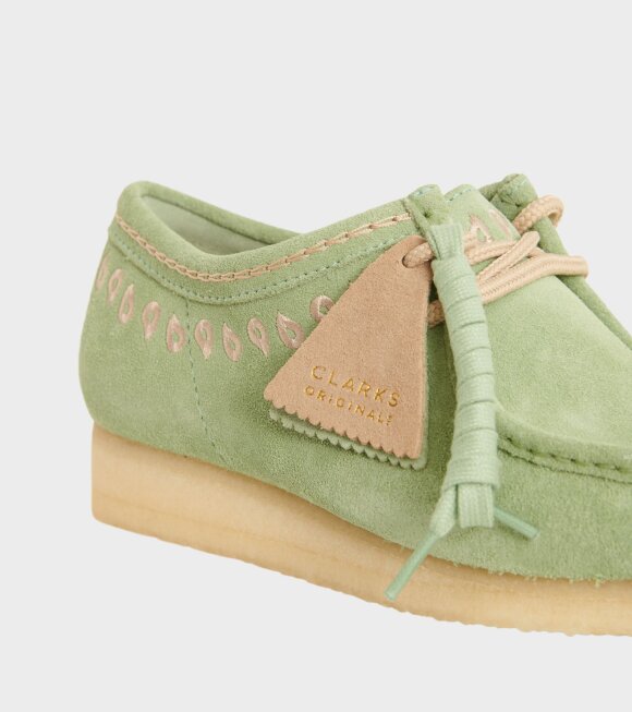 Clarks - Wallabee Light Green Embroidery Suede