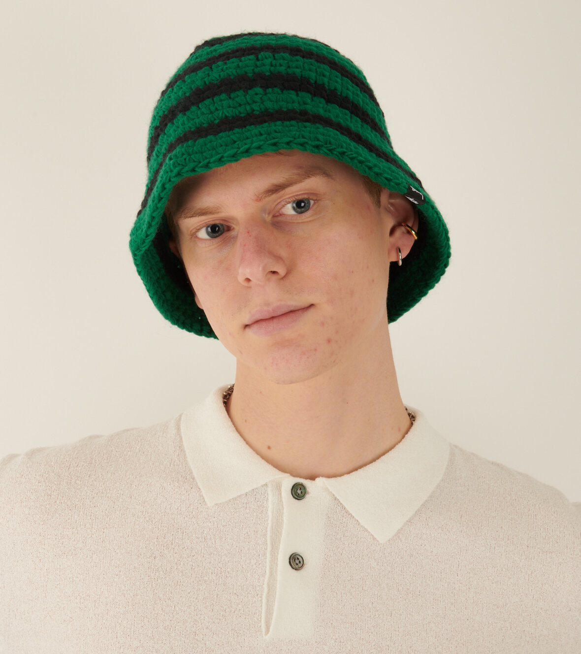 SWIRL KNIT BUCKET HAT